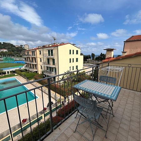 אימפריה Appartamento Vista Mare Con Piscina Cala Di Sole מראה חיצוני תמונה