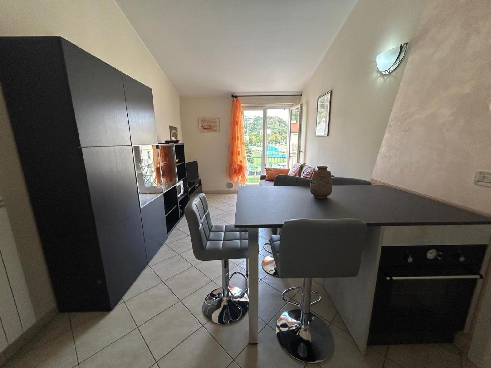 אימפריה Appartamento Vista Mare Con Piscina Cala Di Sole מראה חיצוני תמונה