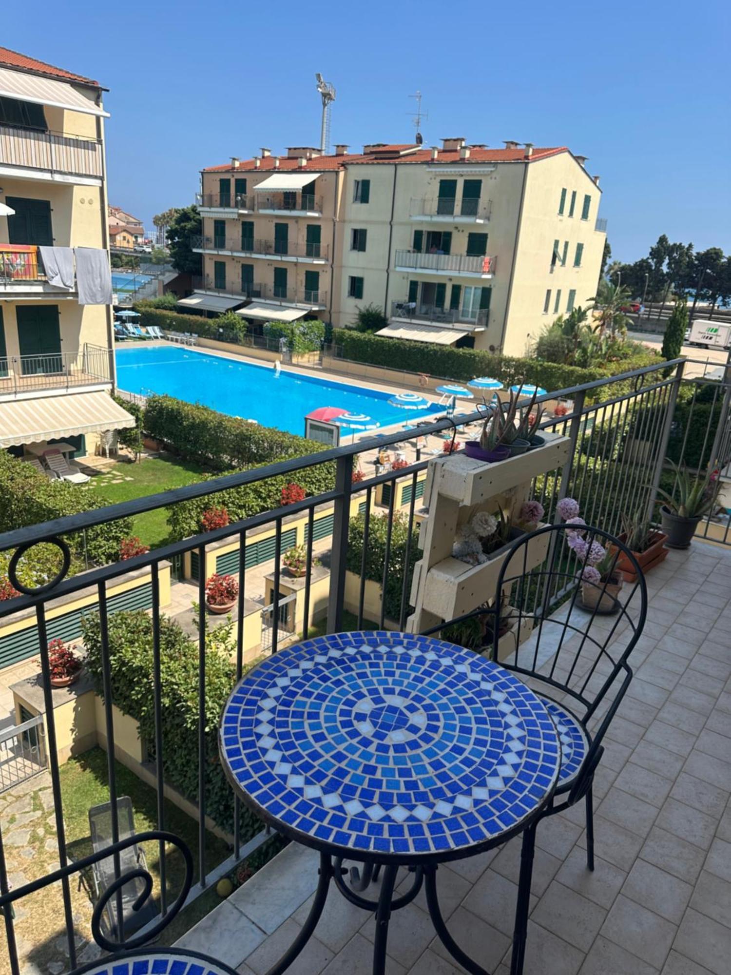 אימפריה Appartamento Vista Mare Con Piscina Cala Di Sole מראה חיצוני תמונה